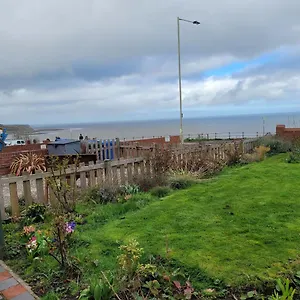 sea-view-flat-2-with-fast-wifi-and-free-parking.yorkshirehotels.net/