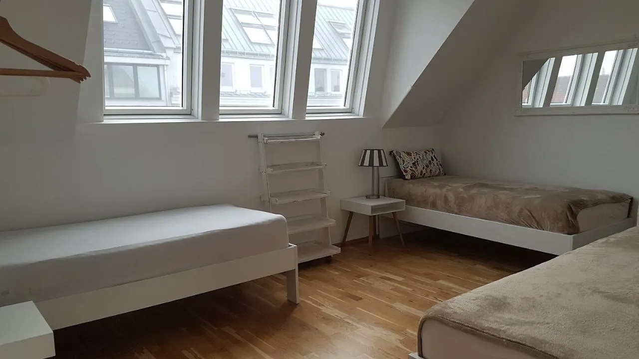 Moderne Maisonette Mit Terrasse Vienna